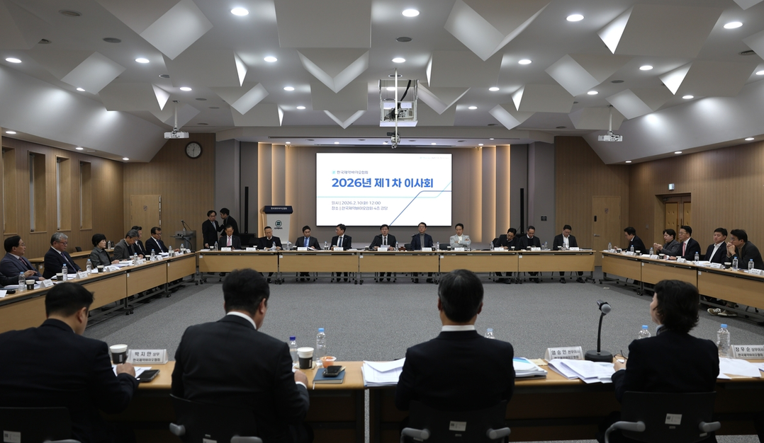 "캐시카우가 부메랑으로"...전문약 ...