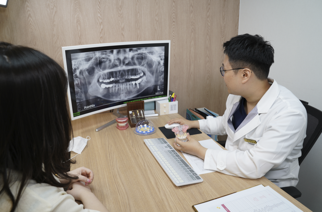 "심고 나면 끝?" 임플란트, 부작용...