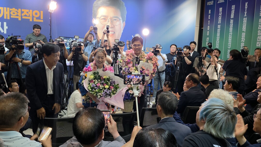 이원택, 김관영 꺾고 전북도정 새 시...